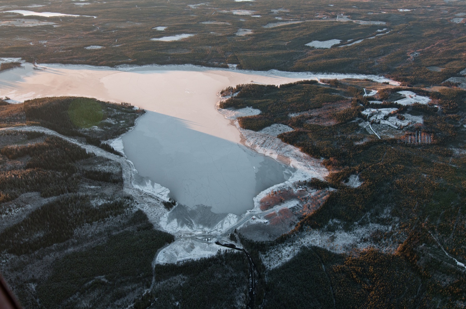 Kolmisoppi-järvi marraskuussa 2012. Kuva Mikko Maliniemi/  Aviation Studio